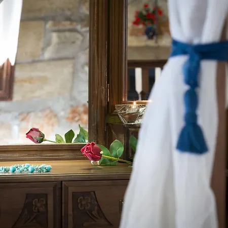 Klymeni Traditional Homes Apartment