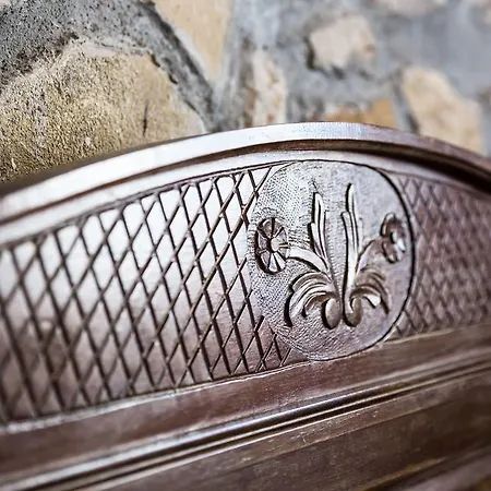 Apartment Klymeni Traditional Homes