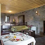 Klymeni Traditional Homes Apartamento
