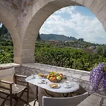 Apartamento Klymeni Traditional Homes *