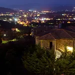 Klymeni Traditional Homes Apartamento