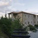 Klymeni Traditional Homes Apartamento