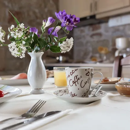 Daire Klymeni Traditional Homes Anabolu