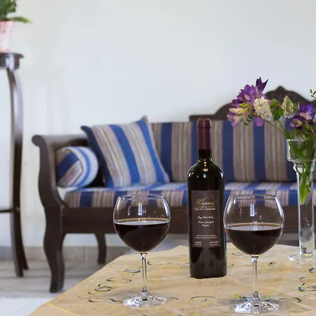 Daire Klymeni Traditional Homes