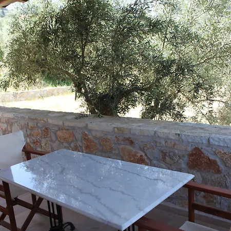 Klymeni Traditional Homes Apartmán *