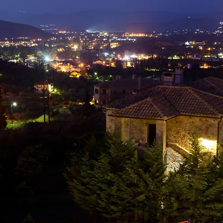 Klymeni Traditional Homes Apartmán