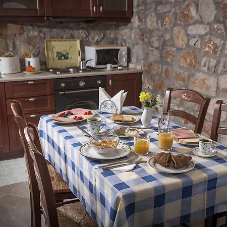 דירה Klymeni Traditional Homes *