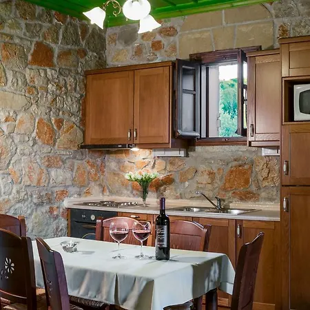 דירה Klymeni Traditional Homes *