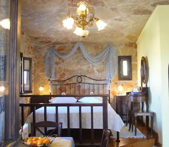 Klymeni Traditional Homes شقة