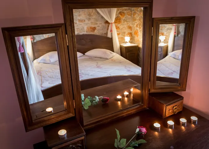 Klymeni Traditional Homes Апартаменты