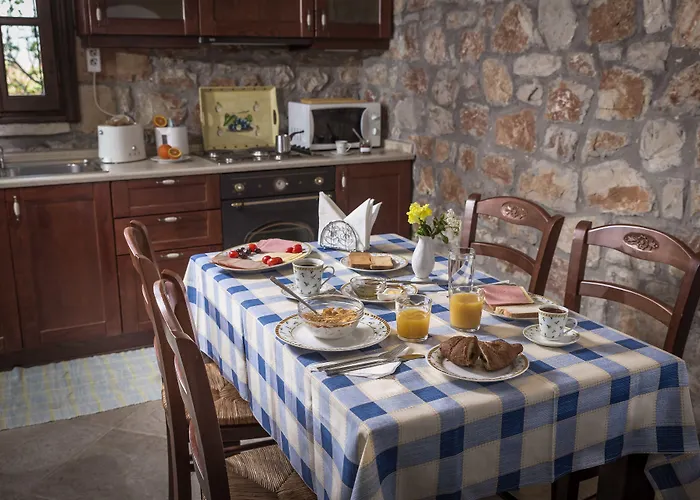 Klymeni Traditional Homes Апартаменты